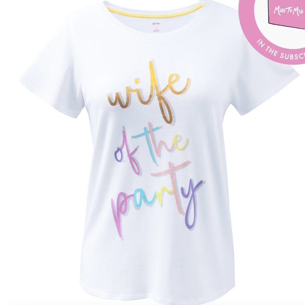 𝅺WIFE Of The Party T-shirt